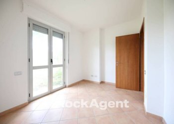 Camera da letto - Trilocale via Tortona, 84, Alessandria - foto 7