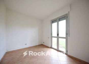 Camera da letto - Trilocale via Tortona, 84, Alessandria - foto 8