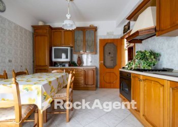 Cucina - Trilocale via Corace 1, Gimigliano - foto 9