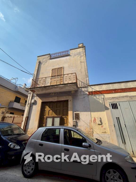 Facciata - Casa indipendente via Casina di Dentro, 3, Bitonto - foto 3