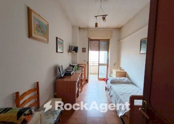 Camera da letto - Appartamento via Papa Giovanni XXIII, Castri di Lecce - foto 10