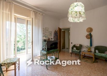 Salone - Apartment via Sarzanese, 247, Lucca - photo 23