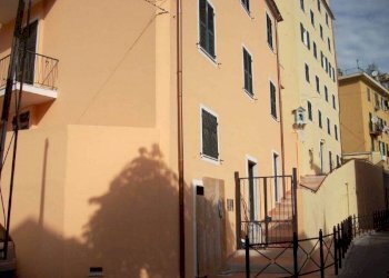 One-room apartment Genova (neighborhood Lagaccio) - photo 11