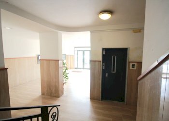 5.jpg - Three-room apartment Via Zenone di Elea 49, Napoli (neighborhood Pianura) - photo 4