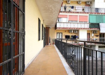 10.jpg - Three-room apartment Via Zenone di Elea 49, Napoli (neighborhood Pianura) - photo 9