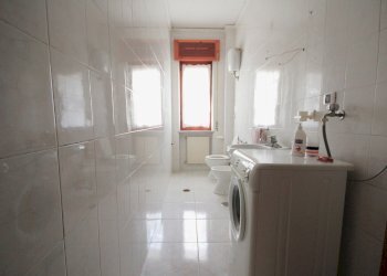 11.jpg - Three-room apartment Via Zenone di Elea 49, Napoli (neighborhood Pianura) - photo 10