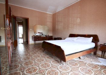 13.jpg - Three-room apartment Via Zenone di Elea 49, Napoli (neighborhood Pianura) - photo 12