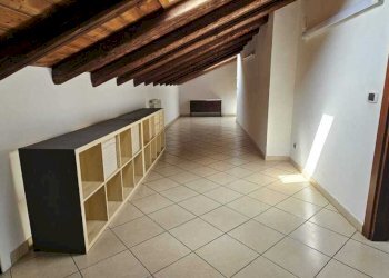 WhatsApp Image 2026-05-06 at 10.32.43 (7).jpg - Attic Tremestieri Etneo - photo 5