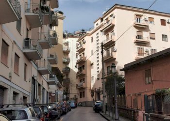 15.jpg - Two-room apartment Via Alfonso Balzico, Salerno - photo 1