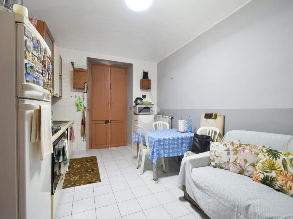 Two-room apartment Via Asti, Torino (neighborhood Borgo Po) - photo 2