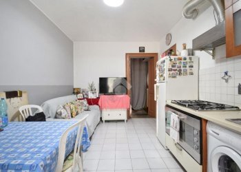 Two-room apartment Via Asti, Torino (neighborhood Borgo Po) - photo 8