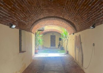 Three-room apartment Via Amedeo Rossi, 5, Cuneo (neighborhood Centro Storico) - photo 3