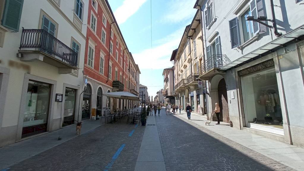 Zona - Negozio corso Giuseppe Garibaldi, 18, Borgomanero - foto 1