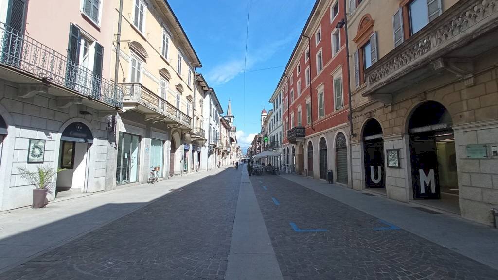 Zona - Negozio corso Giuseppe Garibaldi, 18, Borgomanero - foto 2