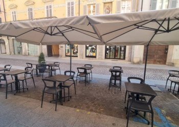 Cortile interno - Shop corso Giuseppe Garibaldi, 18, Borgomanero - photo 28