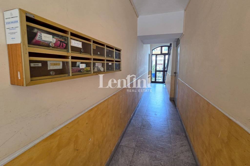Interno palazzo - Three-room apartment via San Bernardino, 18, Torino (neighborhood San Paolo) - photo 3