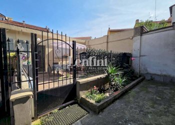 Cortile interno - Three-room apartment via San Bernardino, 18, Torino (neighborhood San Paolo) - photo 4