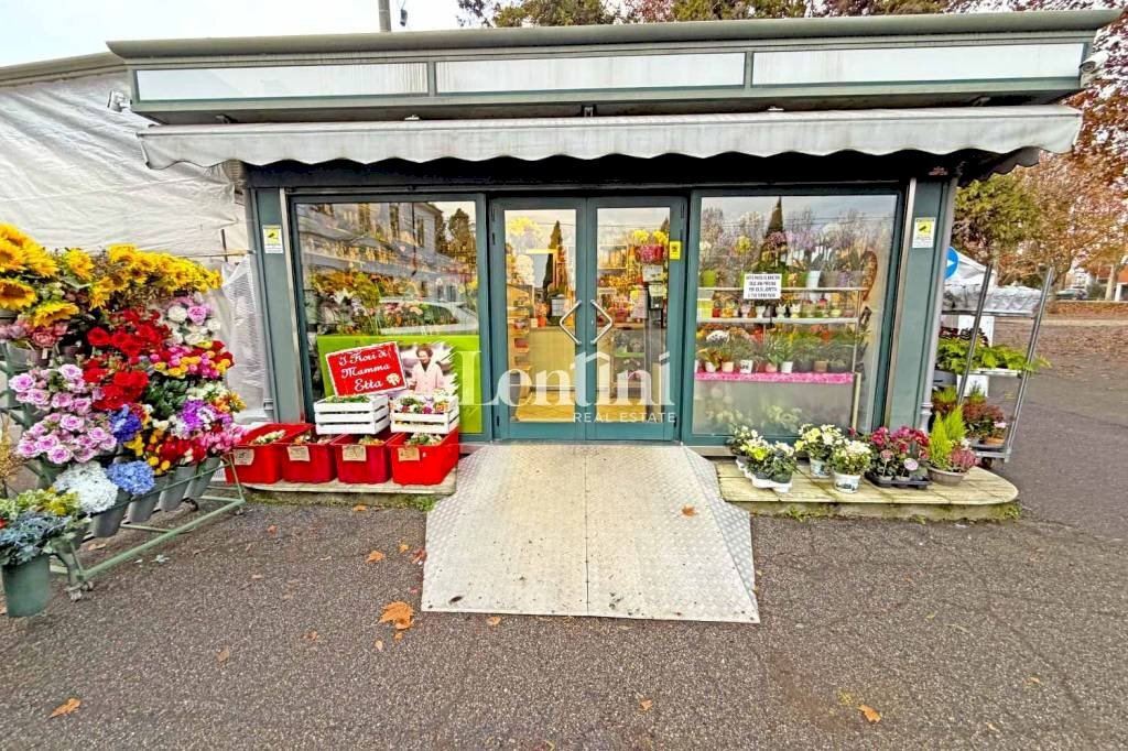 Facciata - Attività Commerciale via Francesco Negri, 9, Casale Monferrato - foto 2