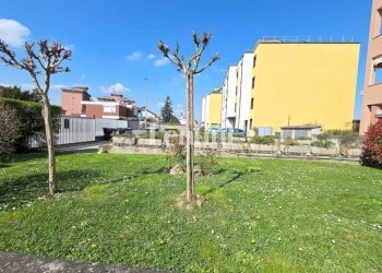 Giardino - Quadrilocale via Cardinale Guglielmo Massaia, 100E, Casale Monferrato - foto 3