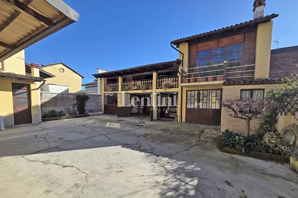 Cortile interno - Villa via Giacomo Matteotti, 27, Ticineto - photo 3