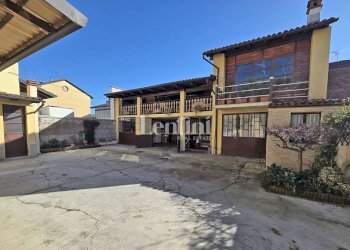 Cortile interno - Villa via Giacomo Matteotti, 27, Ticineto - photo 3