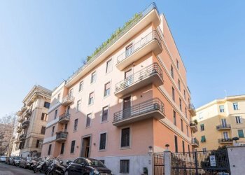 Facciata - Three-room apartment via Paraguay, 3, Roma - photo 3