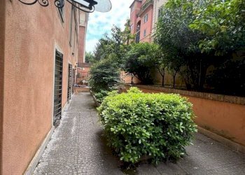 Cortile interno - Three-room apartment via Paraguay, 3, Roma - photo 19