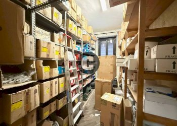 Magazzino - Commercial Activity via Principi d'Acaja, 42, Torino (neighborhood Cit Turin) - photo 11