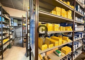 Magazzino - Commercial Activity via Principi d'Acaja, 42, Torino (neighborhood Cit Turin) - photo 12
