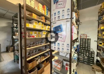 Magazzino - Commercial Activity via Principi d'Acaja, 42, Torino (neighborhood Cit Turin) - photo 13