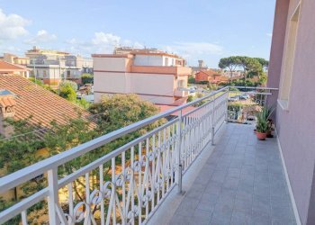 Balcone - Four-room apartment via Antonio Roveggio, hamlet Dragona, Roma - photo 17