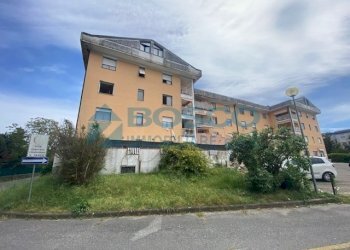 30.jpg - Quadrilocale Via San Martino, Follo - foto 2