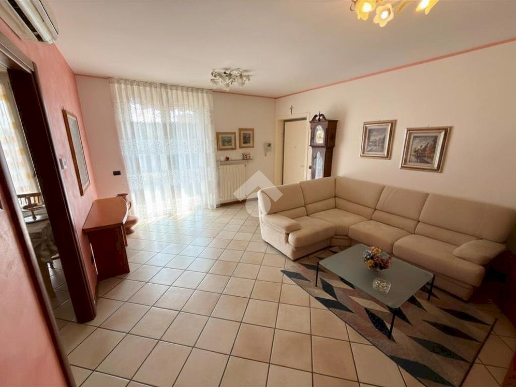 Three-room apartment Via Dante Alighieri, Paullo - photo 1