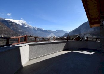Three-room apartment Frazione Banchet, Pontey - photo 2