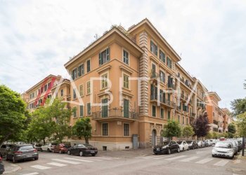 Three-room apartment Via Nemorense, Roma - photo 1