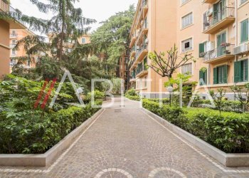 Three-room apartment Via Nemorense, Roma - photo 3