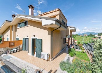 Foto 1 - Villa via Tagliamento
 
13, Mentana - photo 1