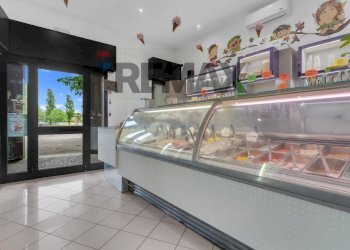 Interno Gelateria - Commercial Activity via Della Filanda
4, Vanzago - photo 3