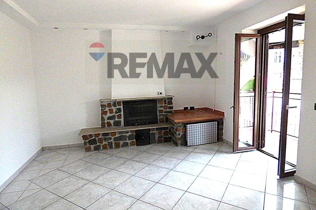 Soggiorno - Three-room apartment Via del cattel
 
19, Luino - photo 1