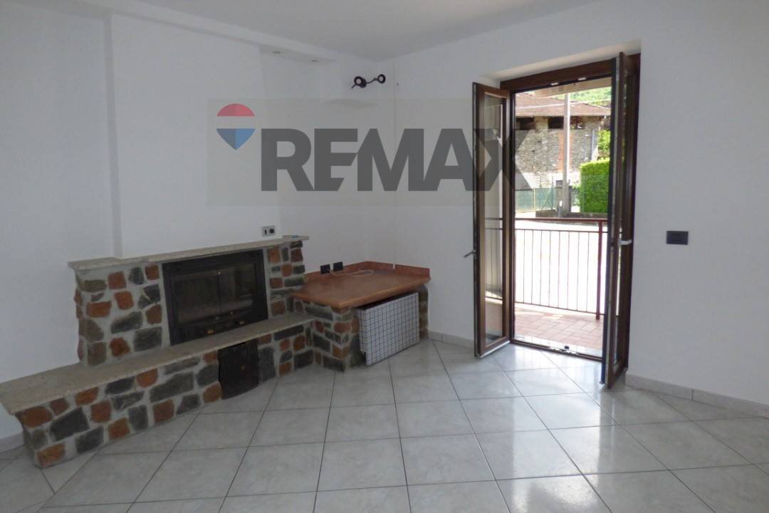 Soggiorno - Three-room apartment Via del cattel
19, Luino - photo 2
