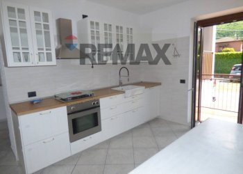 Cucina - Three-room apartment Via del cattel
 
19, Luino - photo 5