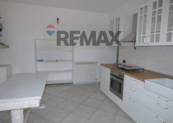Cucina - Three-room apartment Via del cattel
 
19, Luino - photo 6