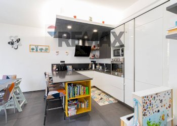 Cucina - Three-room apartment Via Ulisse Merini
 
19, Varese - photo 4