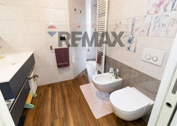 Bagno - Three-room apartment Via Ulisse Merini
 
19, Varese - photo 15