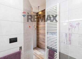 Bagno - Three-room apartment Via Ulisse Merini
 
19, Varese - photo 16