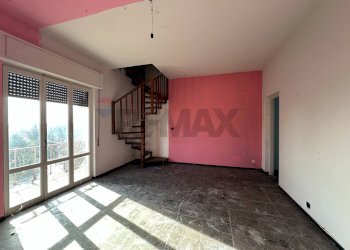 Stanza vuota - Villa Gorizia
 
18, Gemonio - foto 12