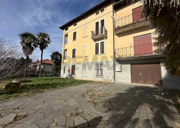 Edificio all\'aperto - Villa Gorizia
 
18, Gemonio - foto 32