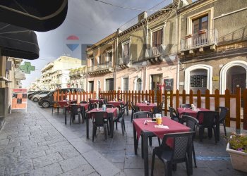 Edificio all\'aperto - Commercial Premises Corso Italia
 
190, Giarre - photo 9