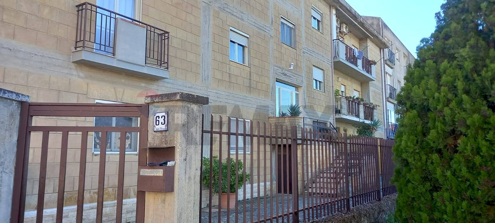 Edificio all\'aperto - Appartamento Via Salvo D'Acquisto
63, Caltagirone - foto 2