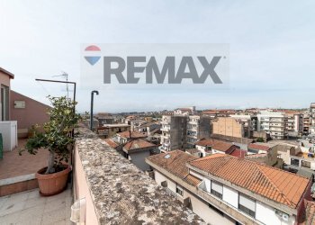 Edificio all\'aperto - Four-room apartment Via Gambetta
 
2, Catania - photo 25